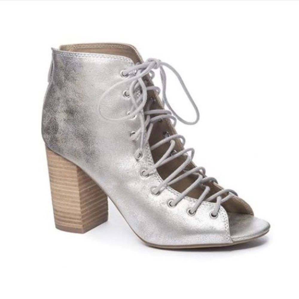 Chinese Laundry 'Beckie' Silver Metallic Lace-Up Booties Size 8